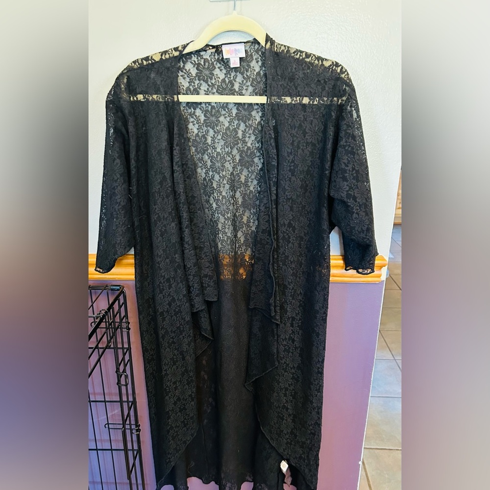 Beautiful LuLaRoe black lace Shirley kimono.  Only worn a couple times.
